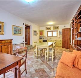 5 Bedroom Villa with Pool near Gubbio in Umbria, Sleeps 10